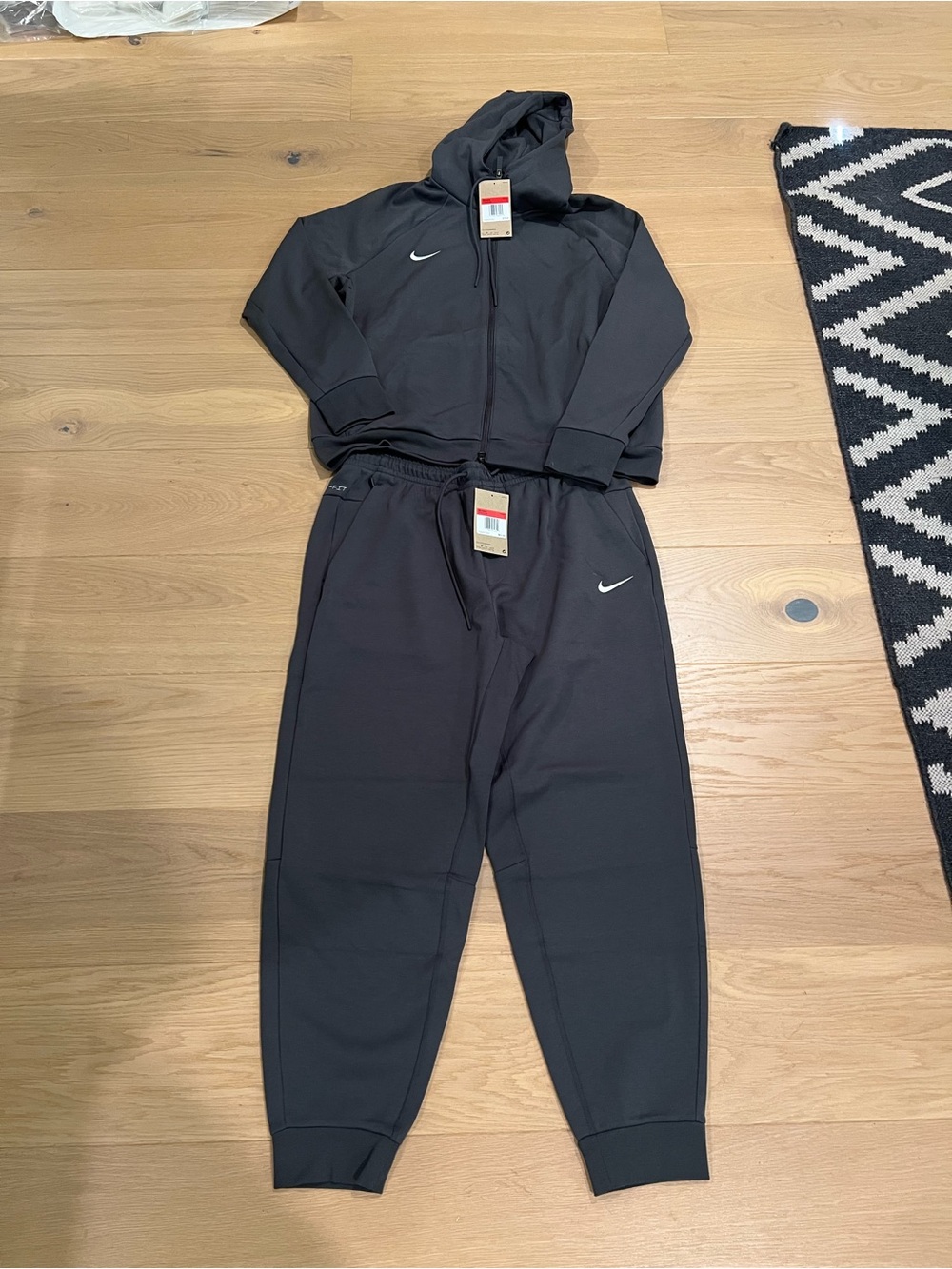 NWT-Nike charcoal Dri-FIT Full-Zip Hoodie & Joggers Set - Picture 9 of 14